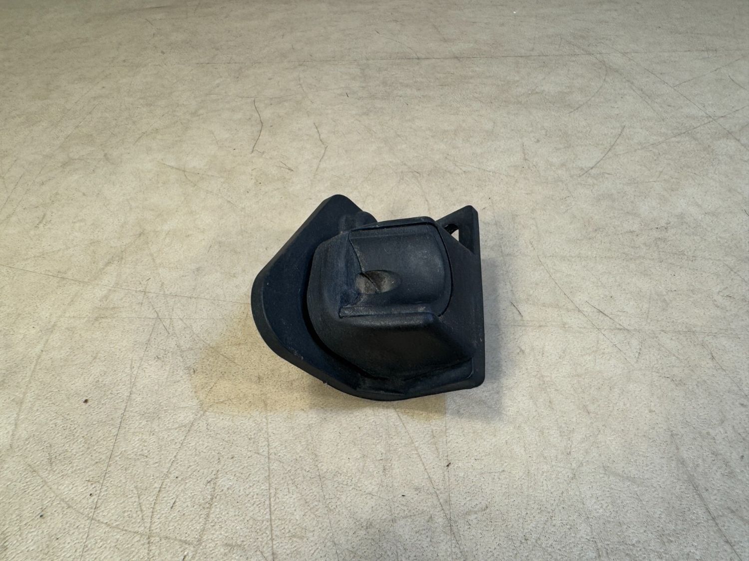 GENUINE BMW X5 E70 E70 LCI  Stop trunk lid right Stopper 51247164861