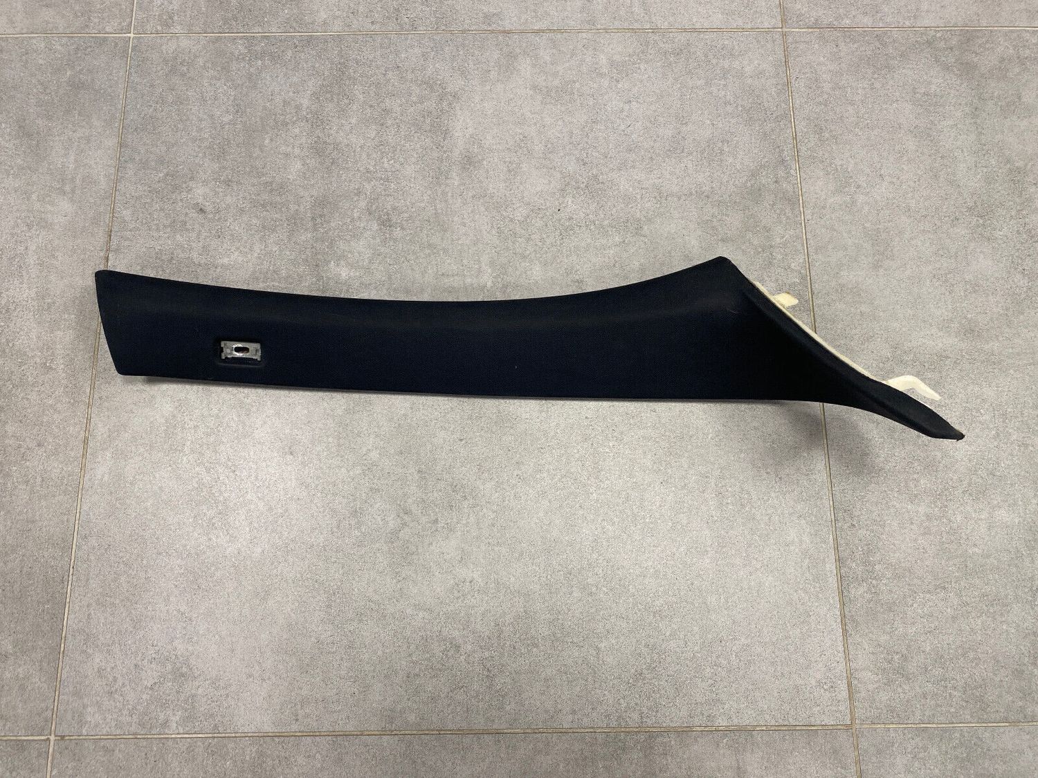 BMW 1 Series E81 E87 A-Pillar Trim Right 51437058330