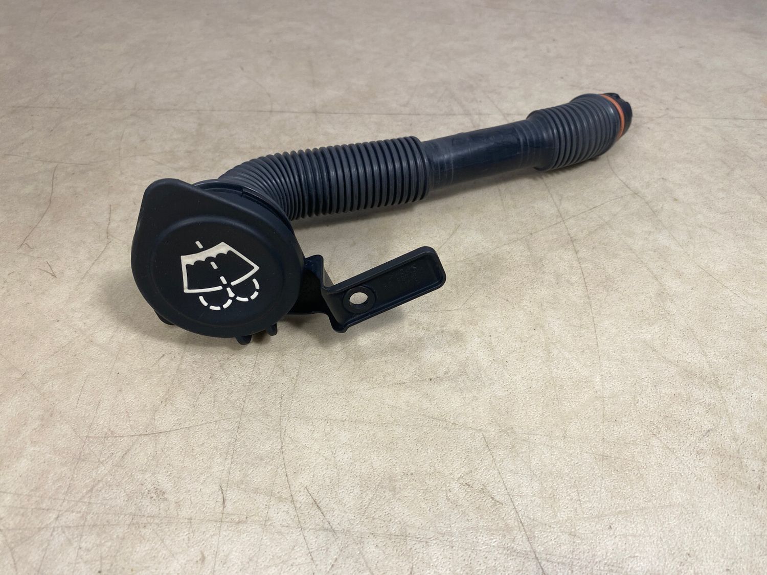 Genuine BMW X5 E70 X6 E71 E72 Filler pipe 61667162586