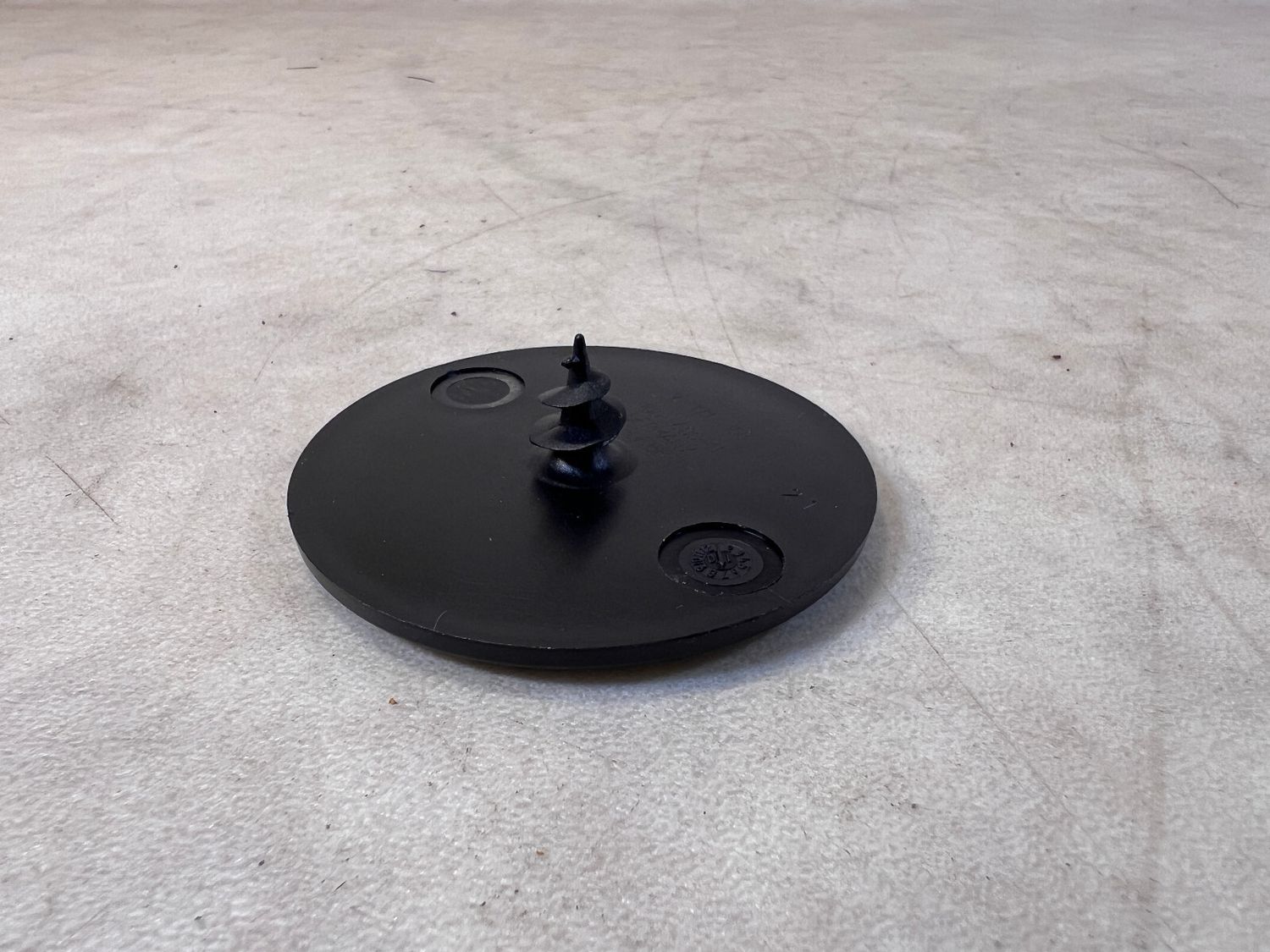 NEW GENUINE BMW AND MINI FLOOR MATS HOOK AND LOOP ELEMENT WITH SCREW THREAD 1PC