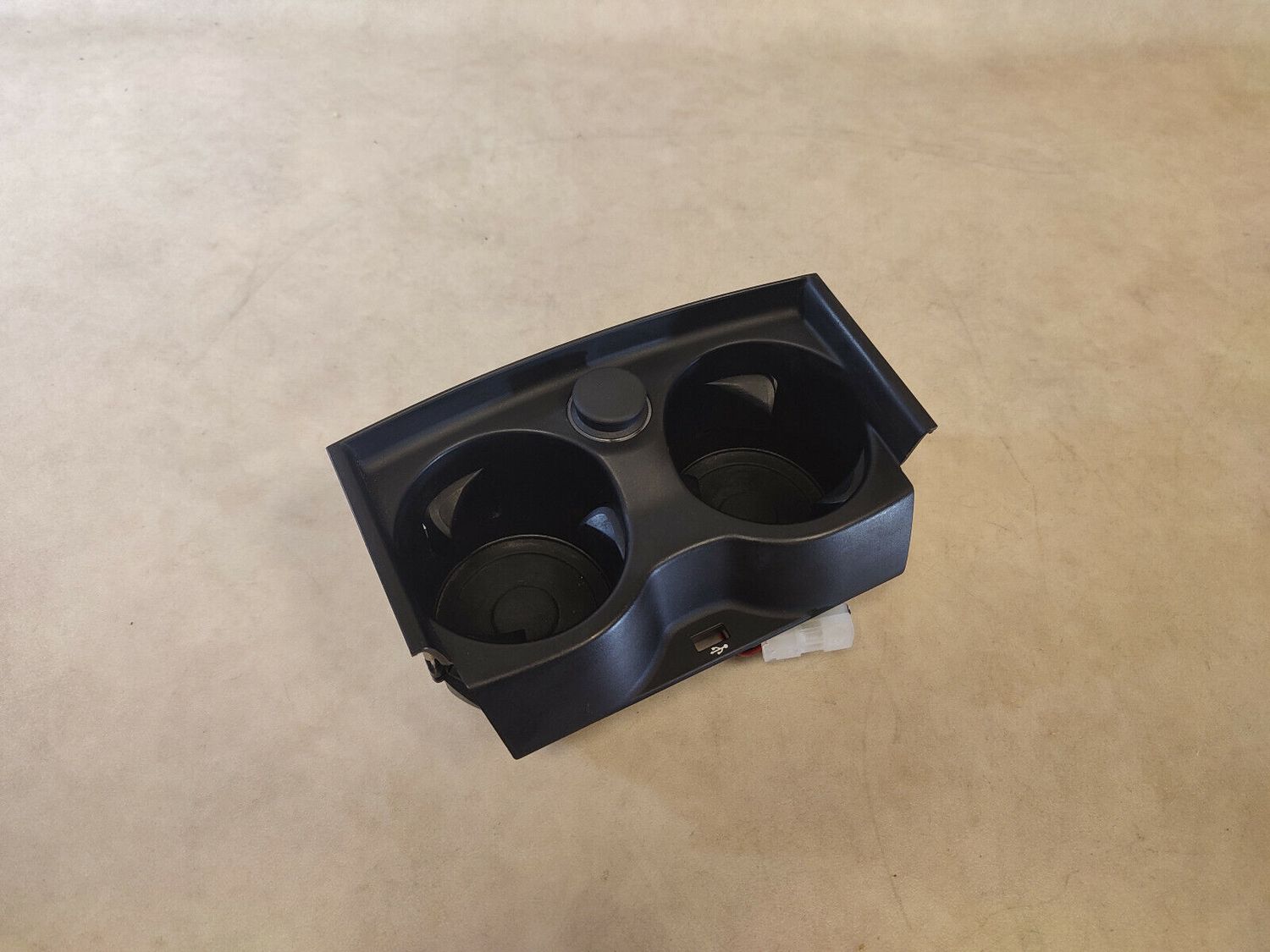 BMW 5 SERIES G30 G31 CUP HOLDER STORAGE TRAY LIGHTER SOCKET 6801508