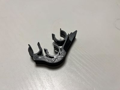 BMW 3 5 6 7 8 X3 X4 X5 X6 X7 G series GENUINE BMW Fuel Line Holder Bracket