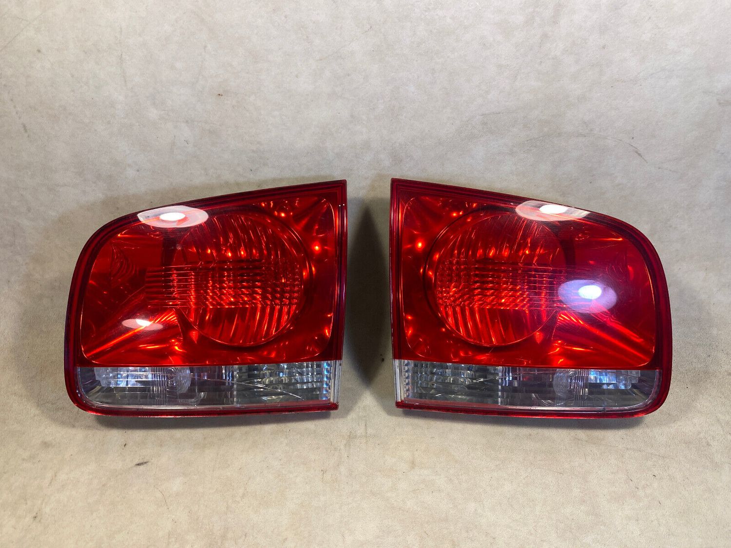 VW Touareg GENUINE LH &amp; RH Tail Lights Lamps Rear SET 03-06 year