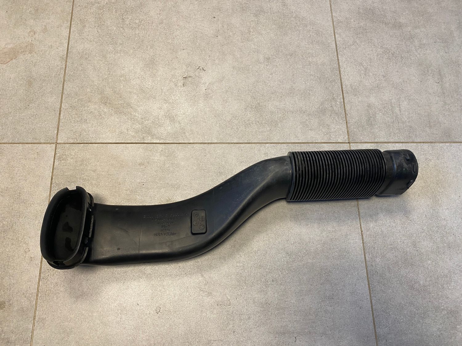 OEM BMW X5 X6 series E70 E71 Air Intake Duct 13717798341