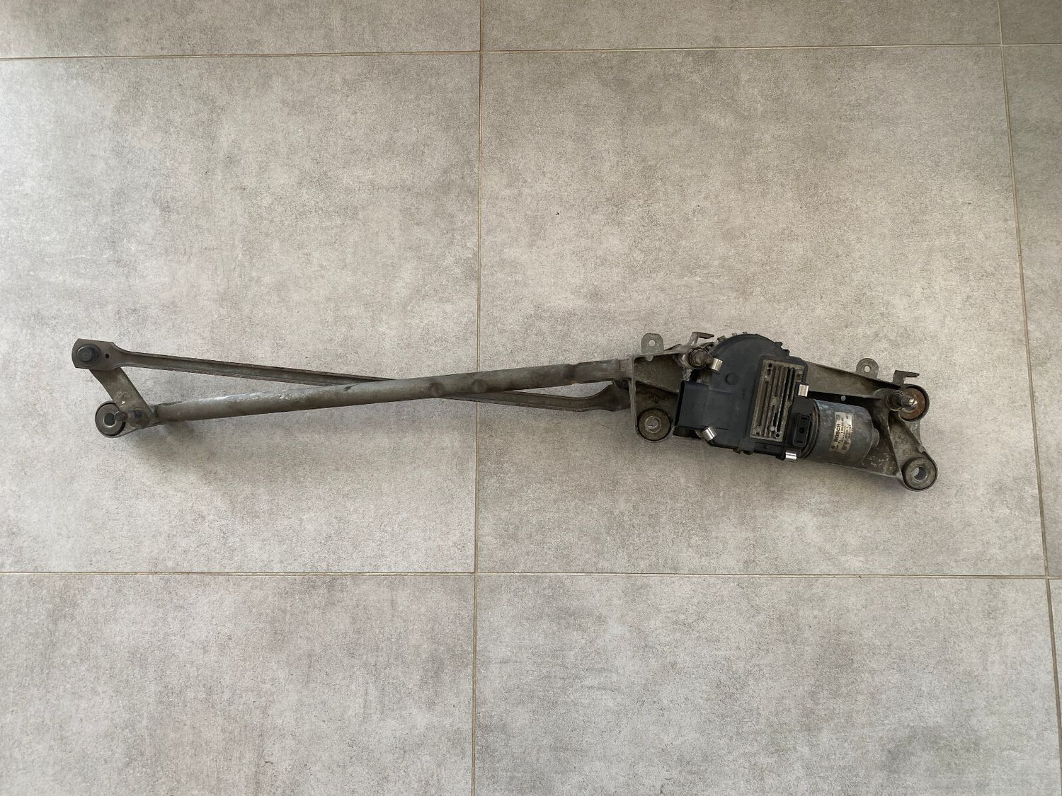 VW TOUAREG FRONT WIPER TIE RODS WITH MOTOR 7L0955601B