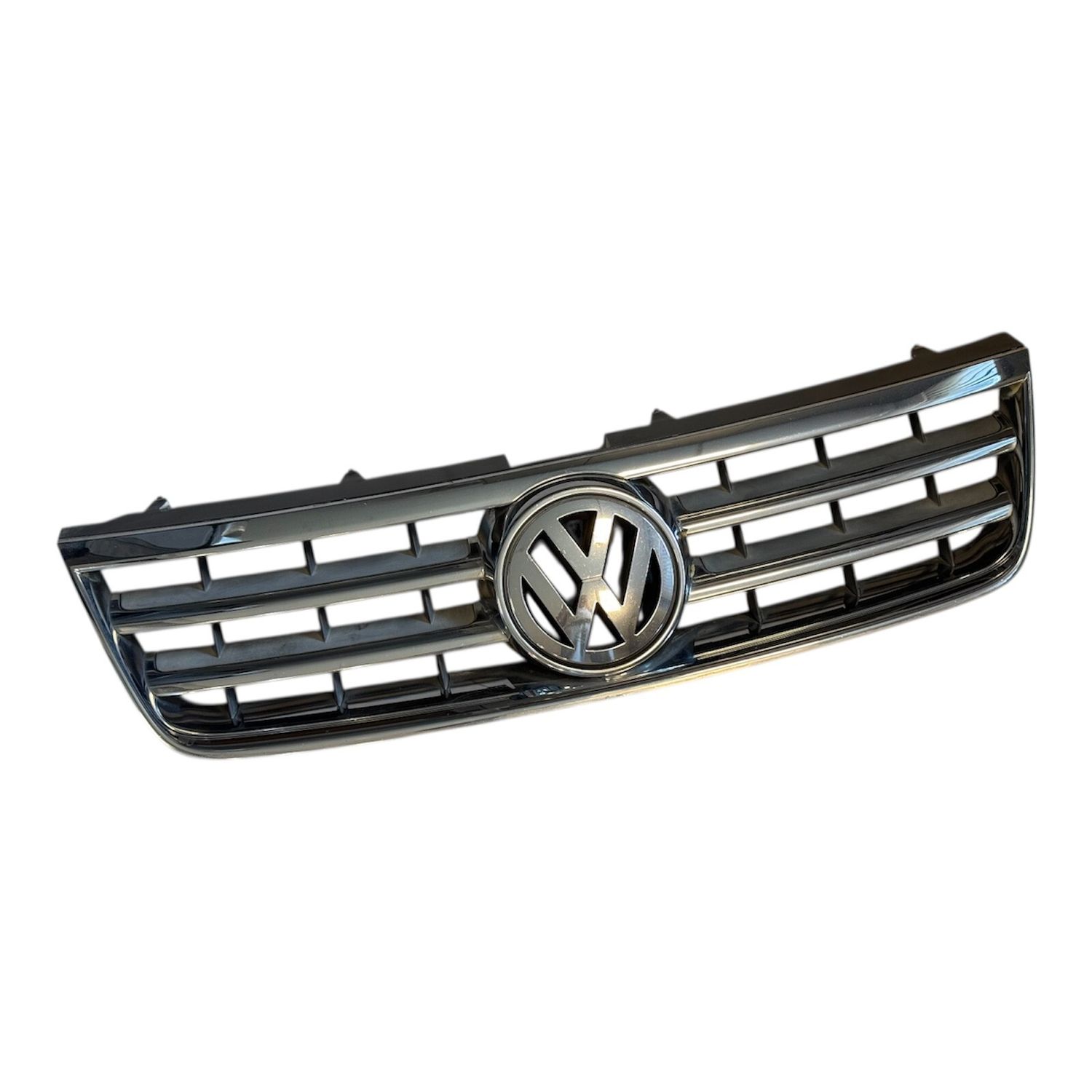 VW TOUAREG 7L 02-07 FRONT BUMPER GRILL BLACK SILVER CHROME With VW Badge