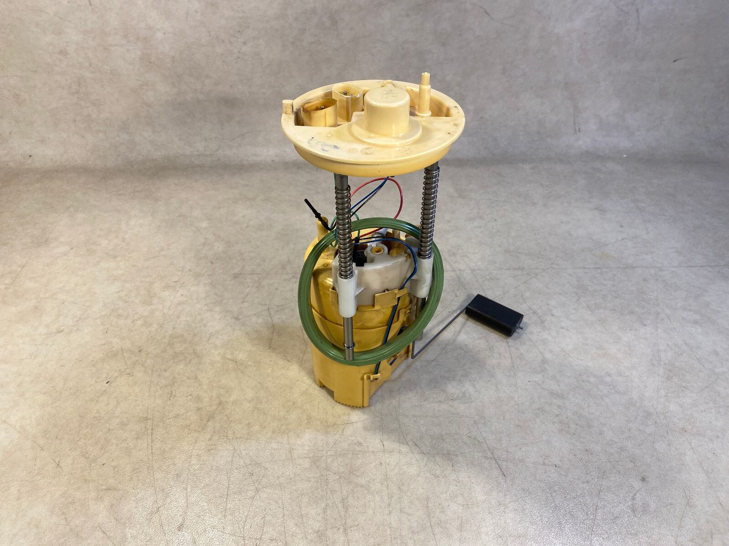 GENUINE BMW X5 E70 X6 E71 Delivery unit with in-tank pump, right 16117195471