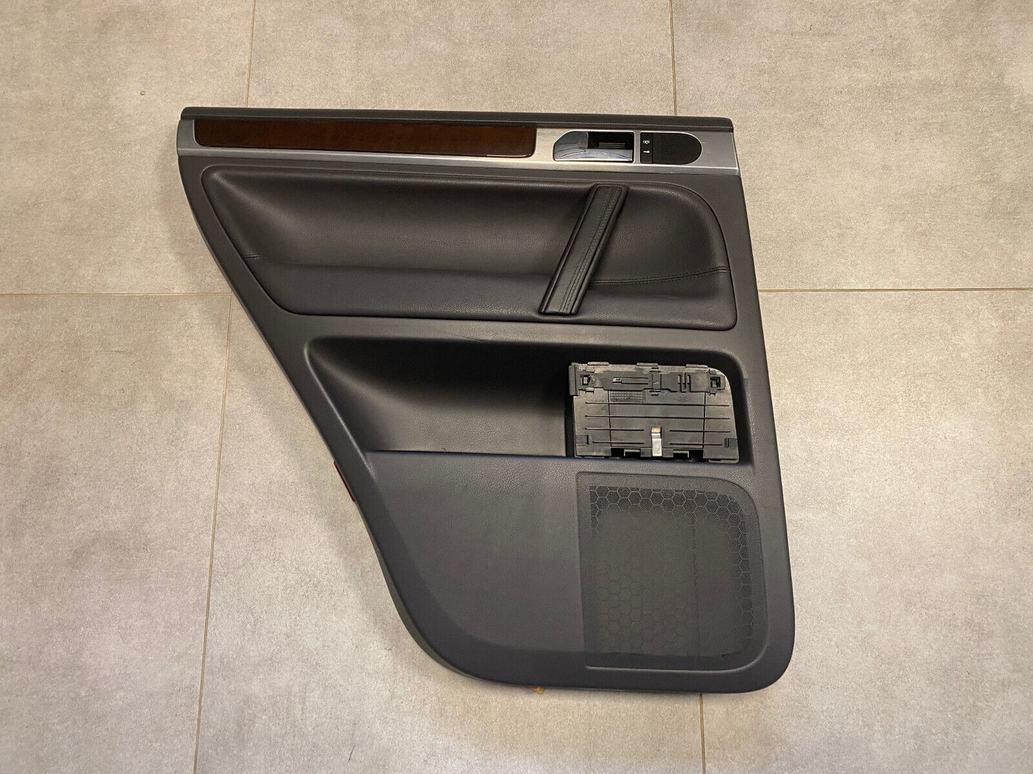 GENUINE VW TOUAREG 2004-2010 LEFT REAR DOOR PANEL 7L6867211
