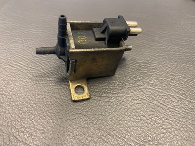 Mercedes SL S G class W129 W140 W463 GENUINE Vacum Solenoid Valve A0015408697
