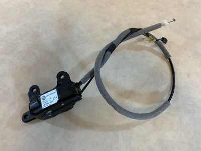 BMW X5 E70 E70 LCI OEM bagāžas nodalījuma vāka bloķēšanas mehānisms pa kreisi ar mikroslēdzi