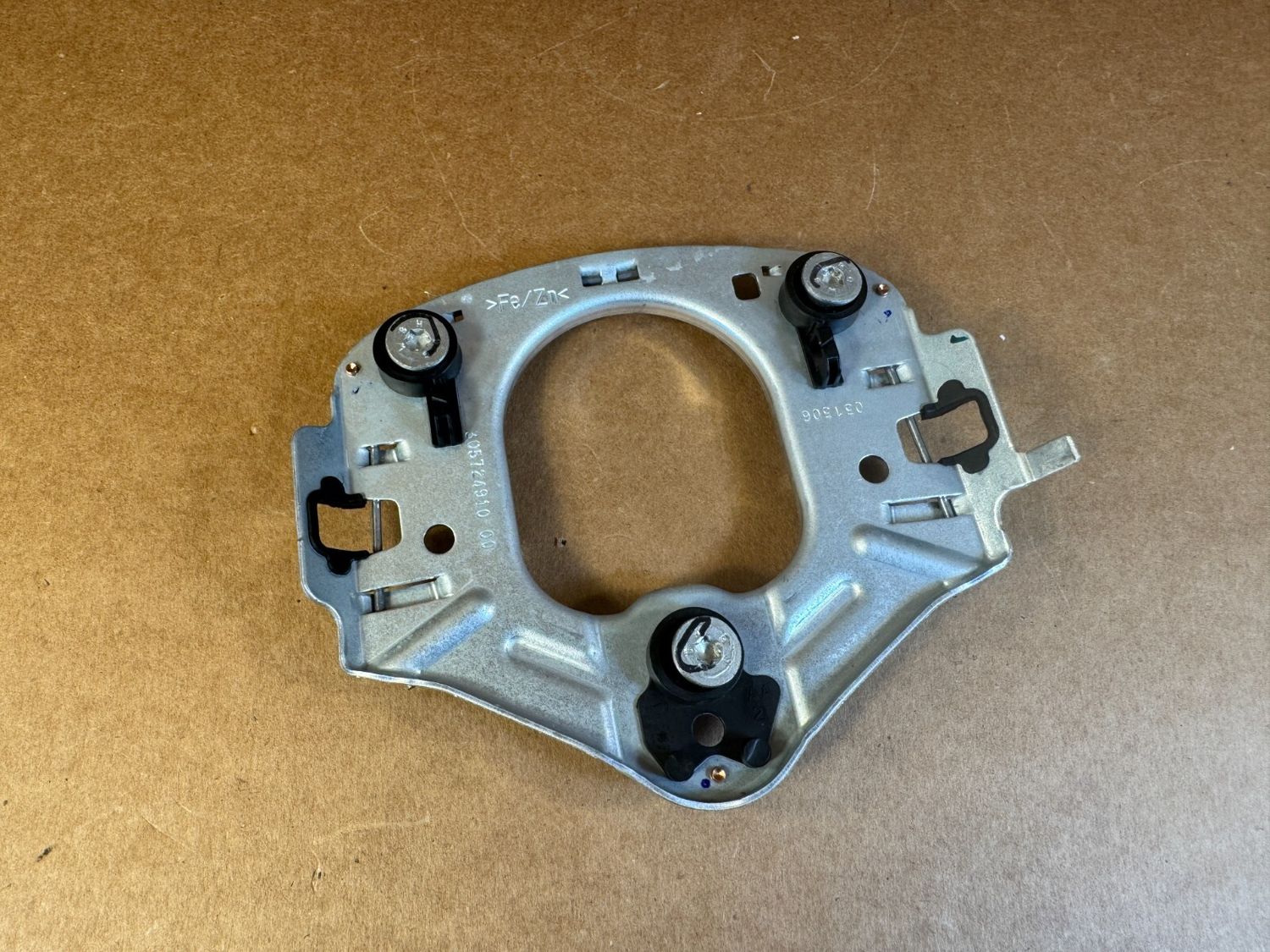 BMW X6 e71 Steering Wheel Contact HORN Plate CENTER BRACKET