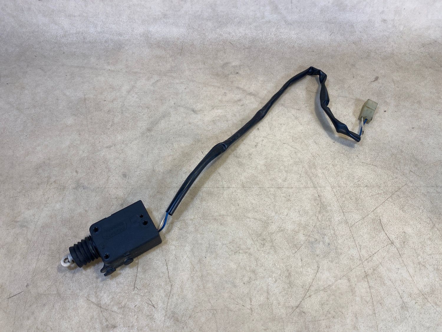 Mercedes G class W463 Genuine Door Lock Actuator A0048202542