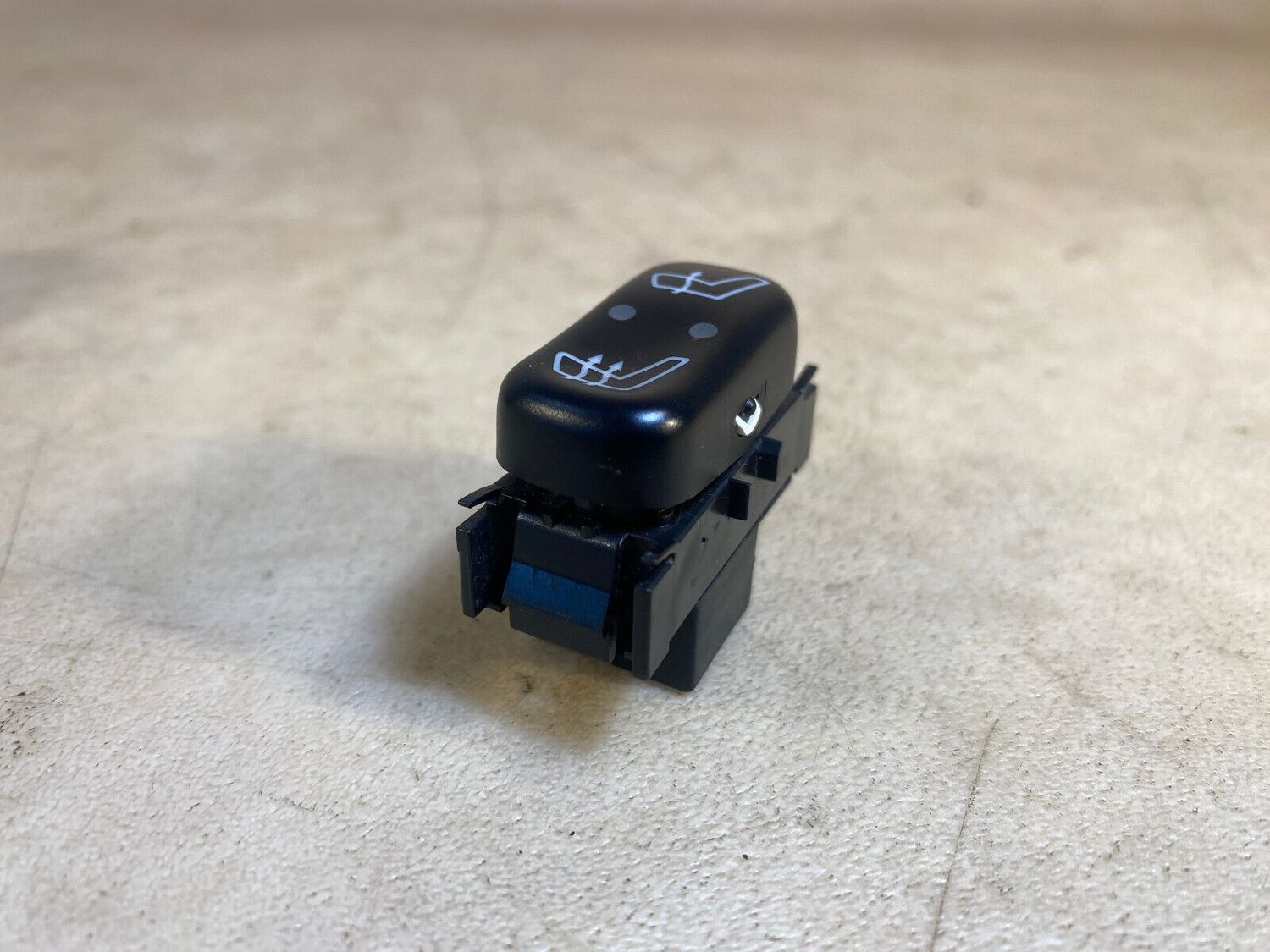 Mercedes G Class W463 OEM REAR SEAT HEATING SWITCH A2108207510