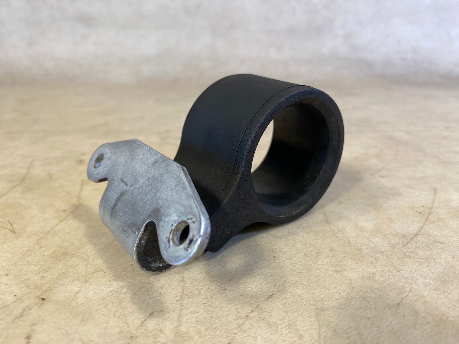 Mercedes G class W463/W210/903 Genuine Circulation Pump Bracket A2108300114