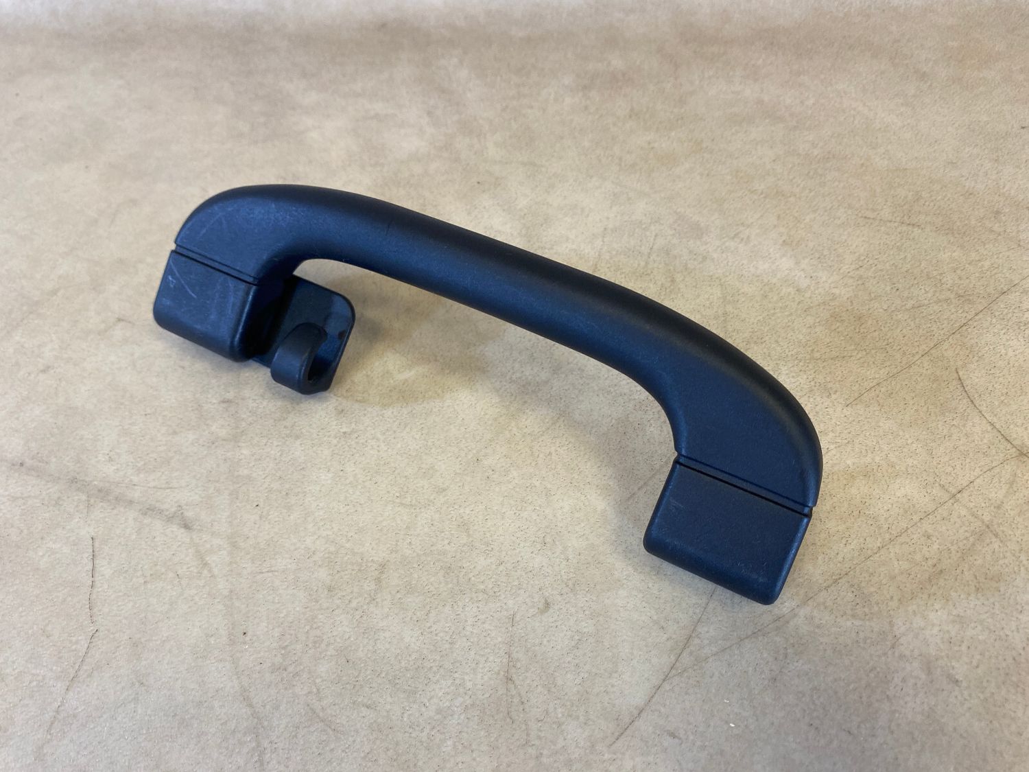 BMW E60 E90 REAR RIGHT OVERHEAD INTERIOR GRAB HANDLE 9143530