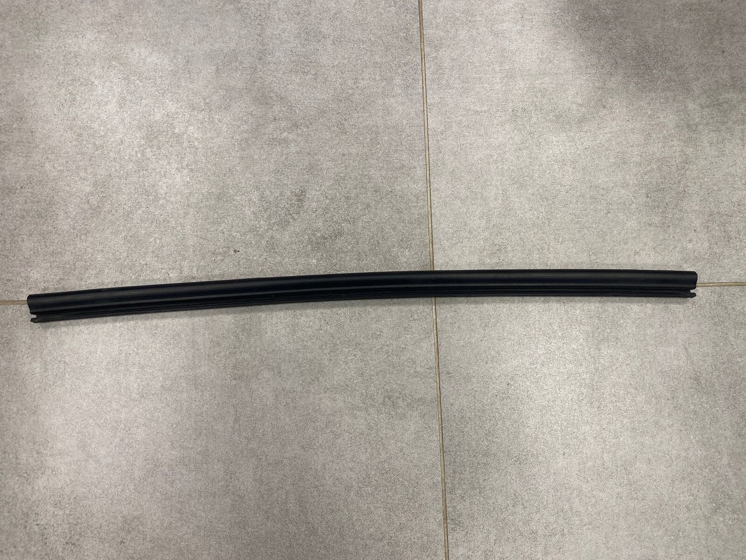 GENUINE BMW X5 E70 Seal Hood Side 51237148341