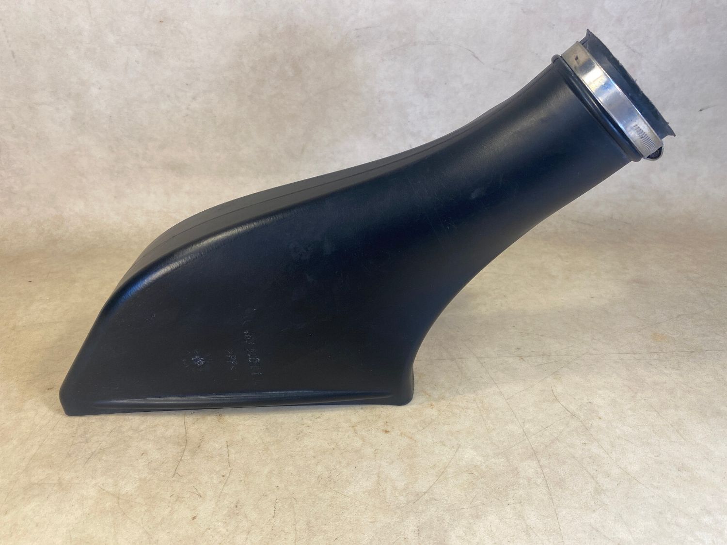 Mercedes G class W463 Genuine INTAKE CONNECTION HOSE RIGHT A4635200104