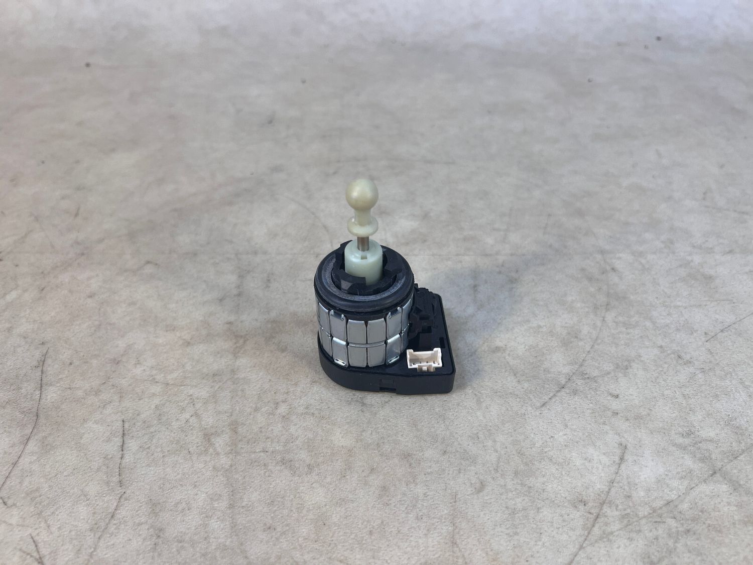 Genuine PORSCHE Panamera 970 LWR Servo Motor Control Adjustment 6NM009715