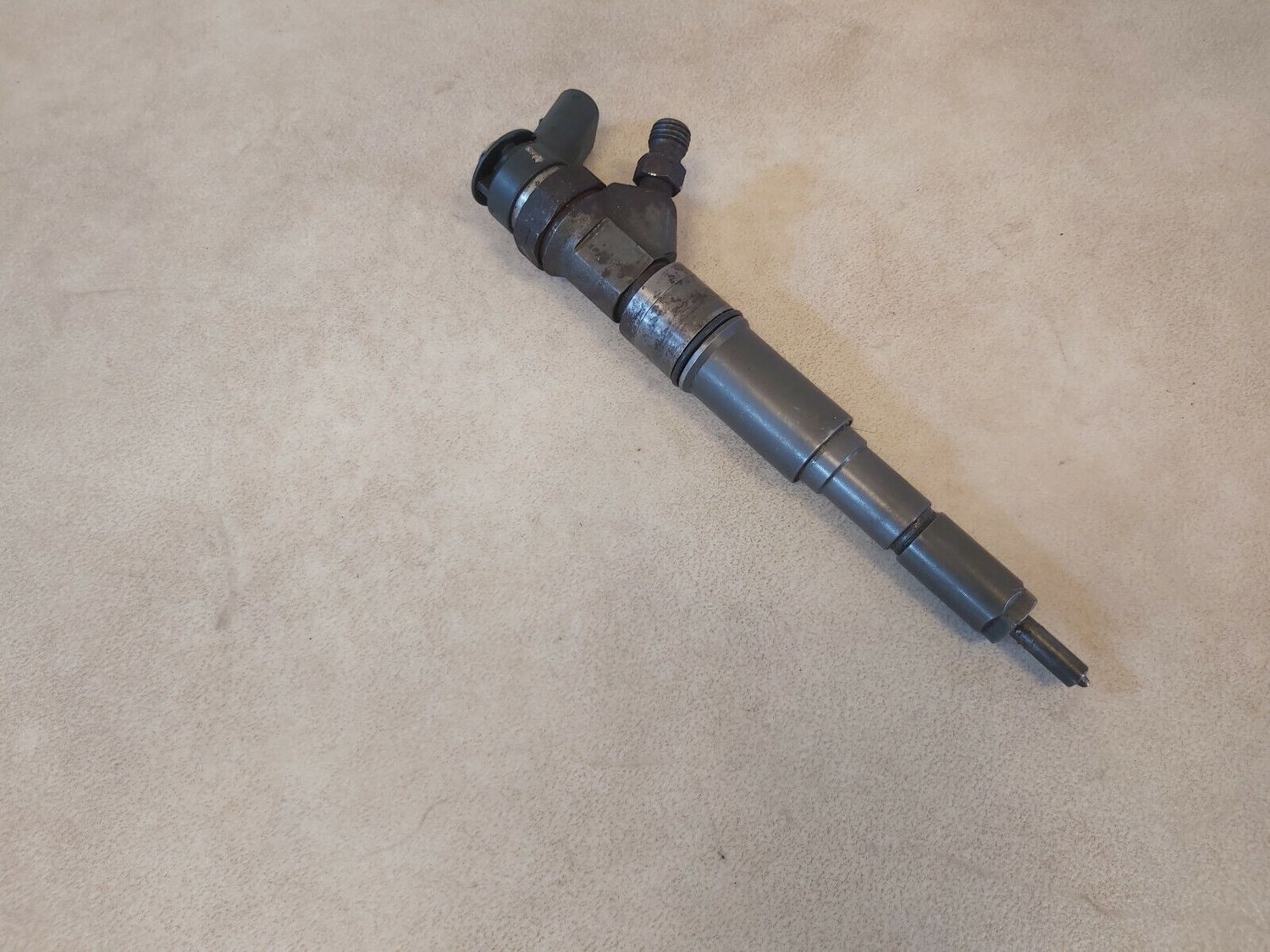 BMW 3 E46 5 E60 7 E65X5 E53 Genuine FUEL DIESEL Rp Injector Nozzle 13537785984