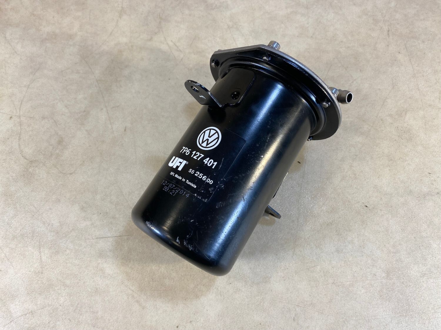 Porsche CAYENNE 92A 958 TOUAREG 7P5 7P6 OEM Fuel Filter Housing 7P6127401