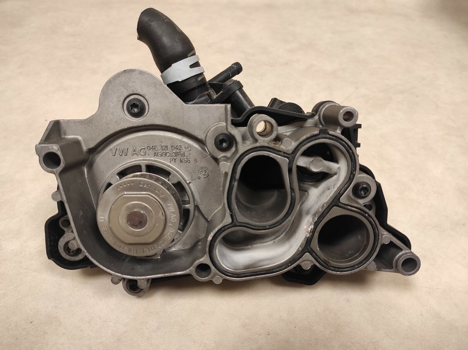 OEM VOLKSWAGEN AUDI SEAT SKODA - WATER PUMP 04E121600AL 04E121042M 04E121121E