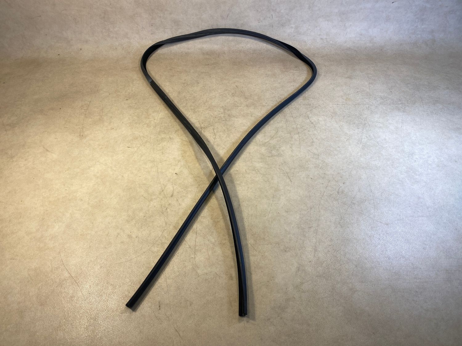 Mercedes G class W463 GENUINE Rear Left or Right Door Sealing cord A4637250198