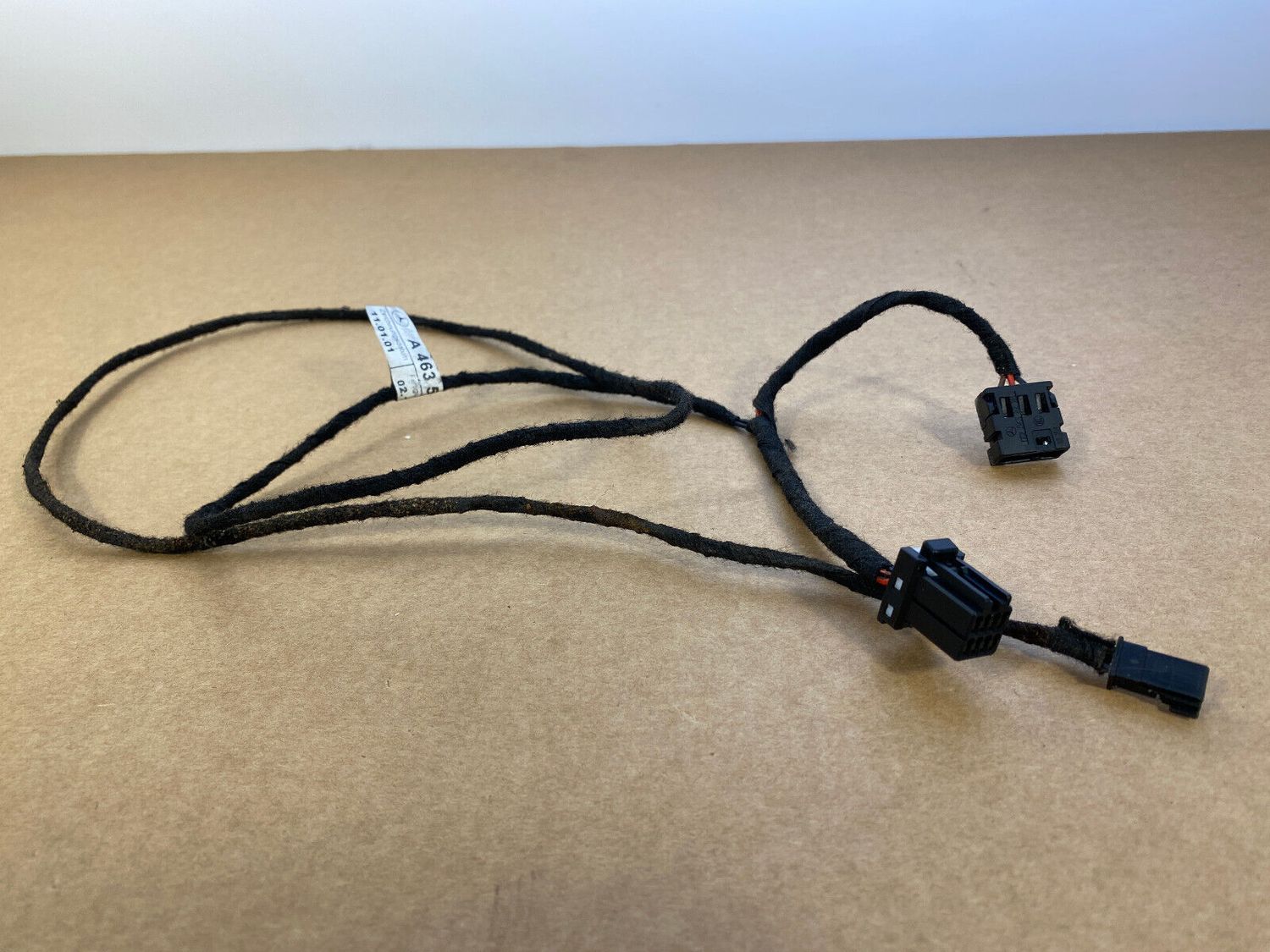 Mercedes G-class W463 GENUINE DOOR SILL MOLDING STRIP LIGHT CABLE OEM 4635400906