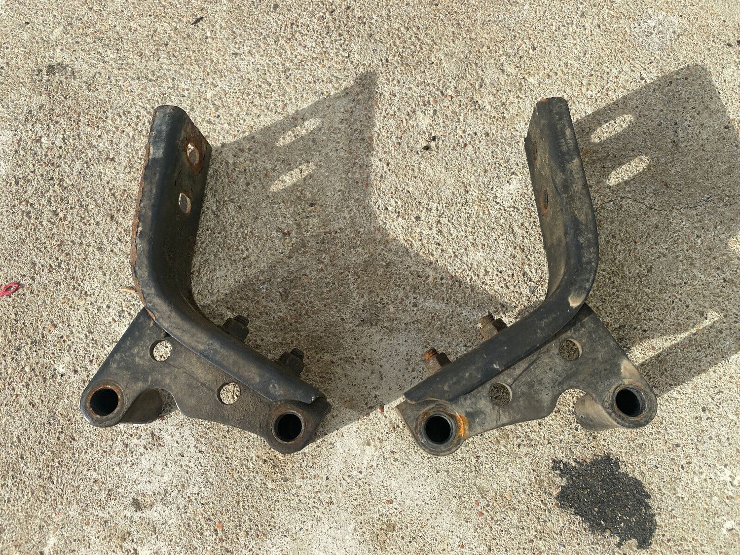 Mercedes G class W463 GENUINE Exhaust mount Left &amp; Right SET