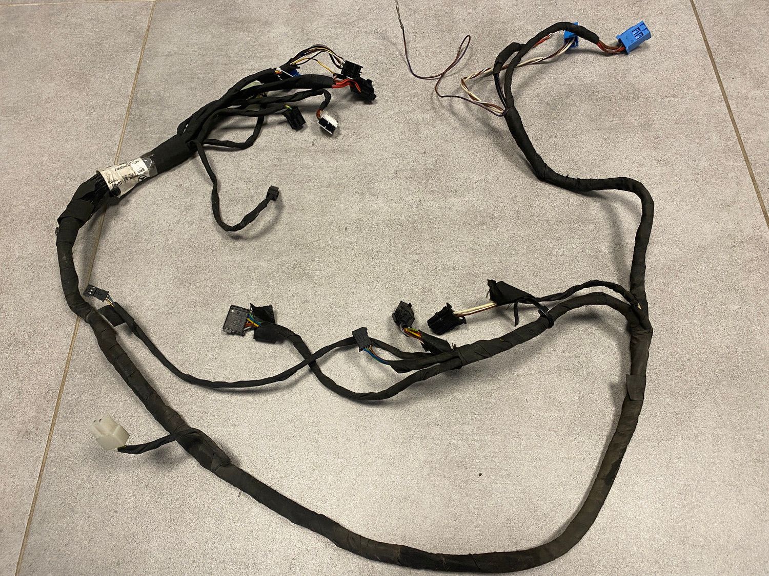 Mercedes G class W463 GENUINE Front Passenger&#39;s Door Wiring Harness A4638205415