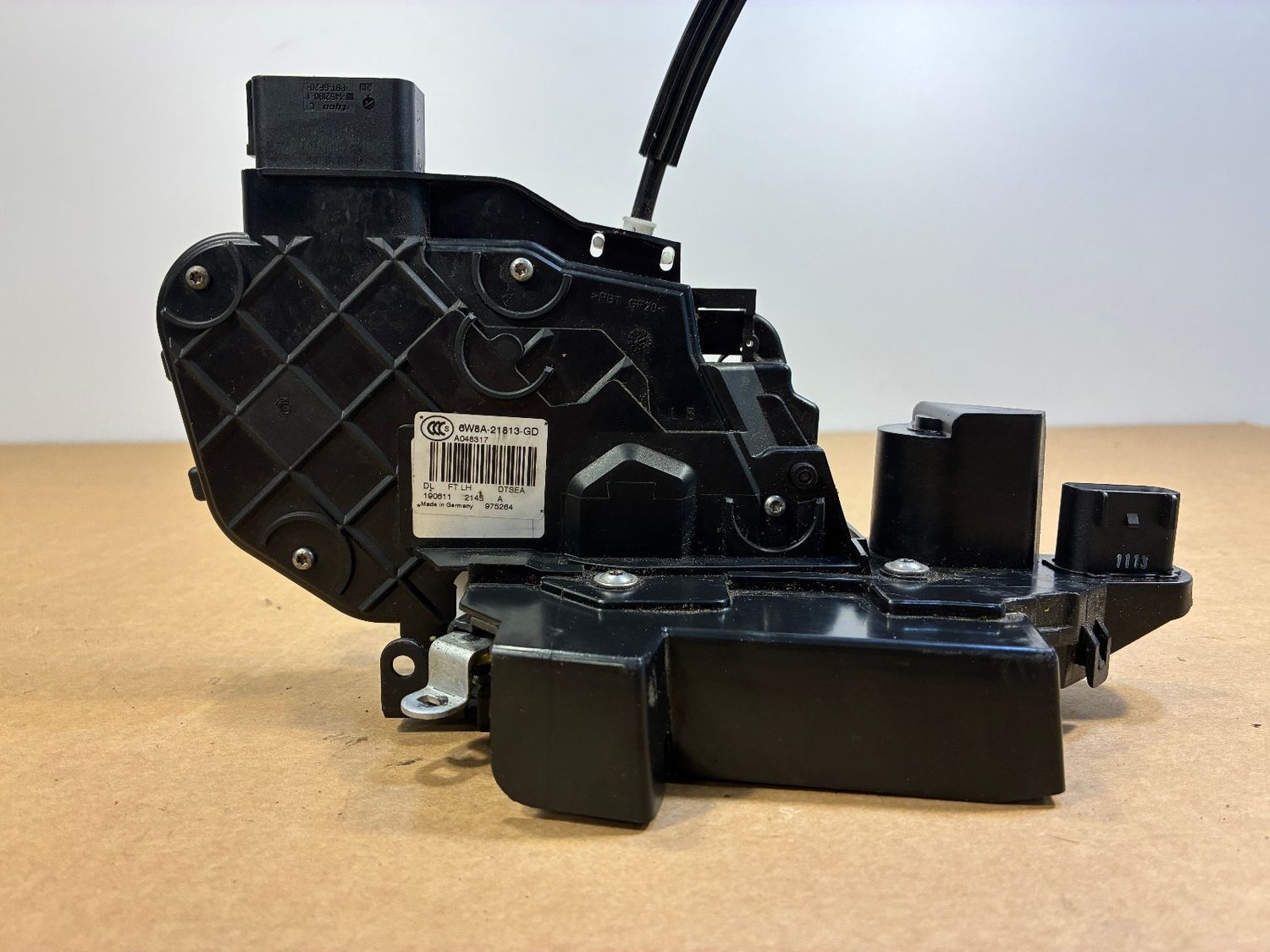 GENUINE Land Rover Range Rover Sport L320 Front Left Door Lock