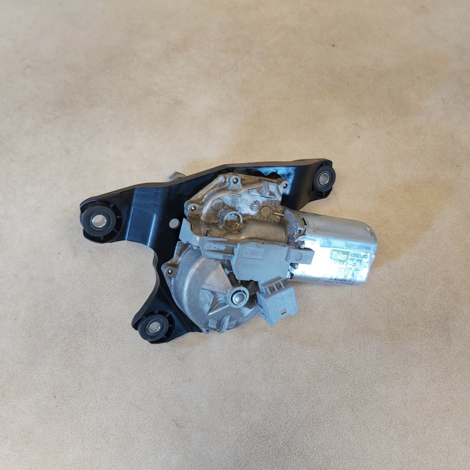 BMW X1 E84 XDRIVE WASHER WIPER MOTOR REAR BACK GLASS WINDOW ASSEMBLY 67632990856