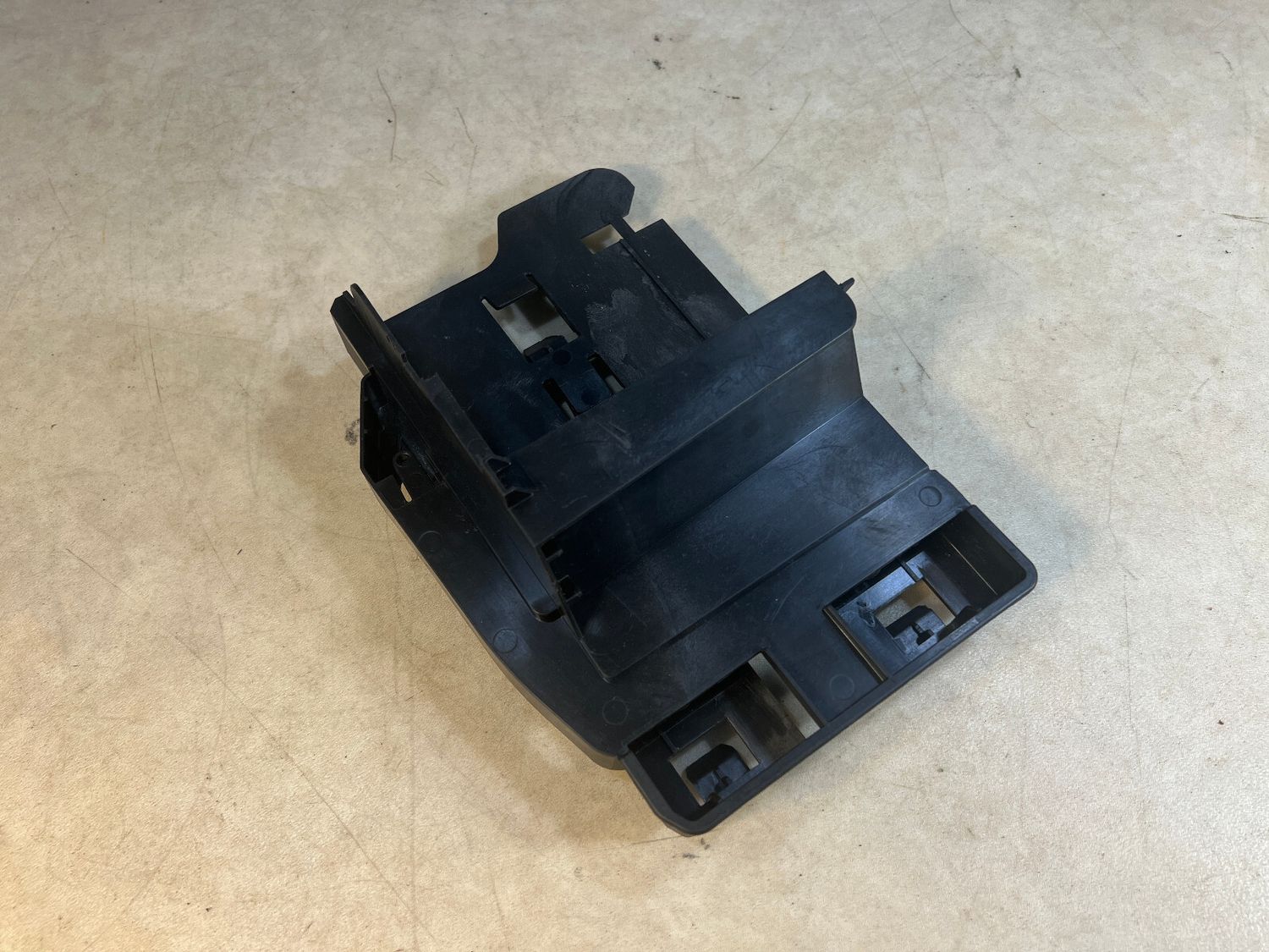 GENUINE Audi Q7 4M Onboard Supply Module Bracket Mounting 4M0907286