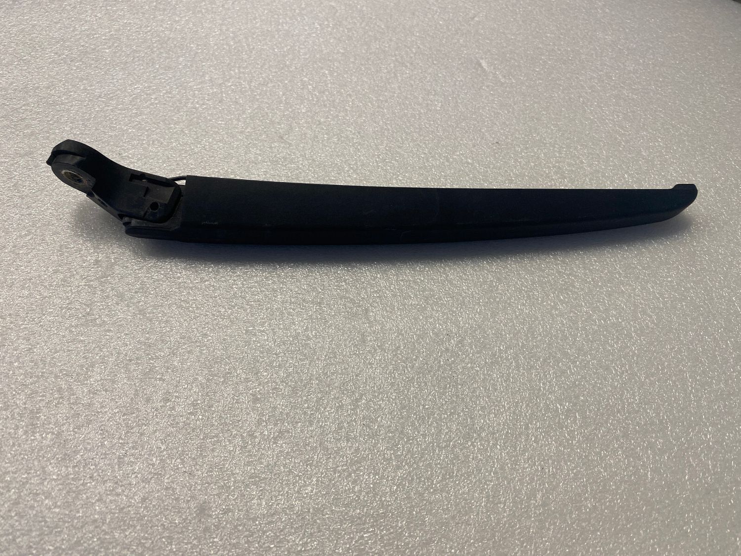 GENUINE BMW X5 E70 E70 LCI Rear window wiper arm 61627206357