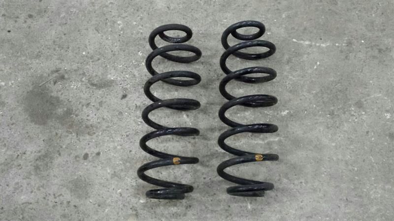 Audi Q5 R8 Coil spring rear 8R0511115AL Fahrwerksfeder feder Hinterachse L + R