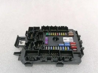 Блок предохранителей Tesla Model S 90D 1034409-00-A
