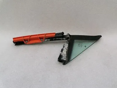 Tesla Model S 90D Right Front 1/4 Glass 1821301-00-A Door Panel 1/4 Front Right