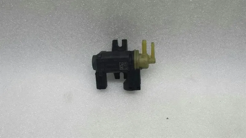 Audi Q5 8R Vacuum Pump 8K0906627 Vacuum Pump Pressure Converter