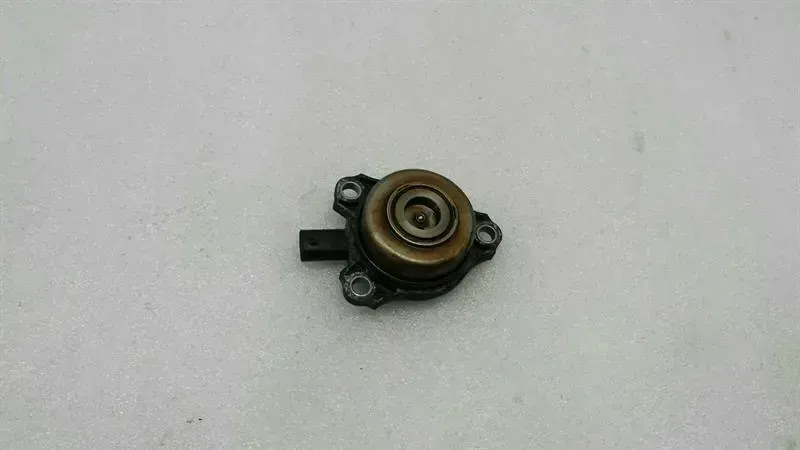 MERCEDES GLK X204 Electromagnet A2720510177 Camshaft Adjuster Magnet M272