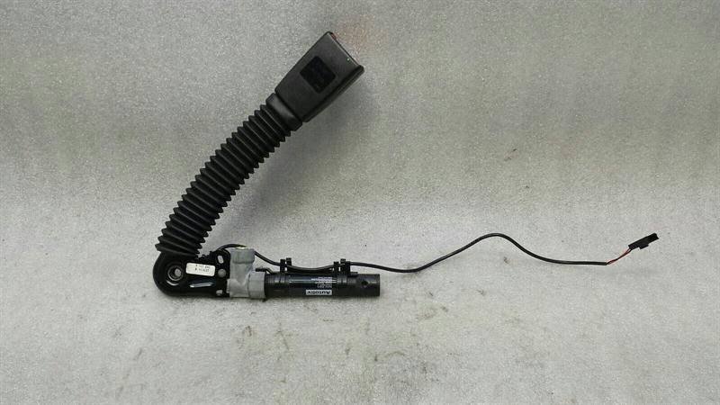 BMW 5 Series E60 Right Front Seatbelt Tensioner 9117240 Front Seat Belt Tensioner RE