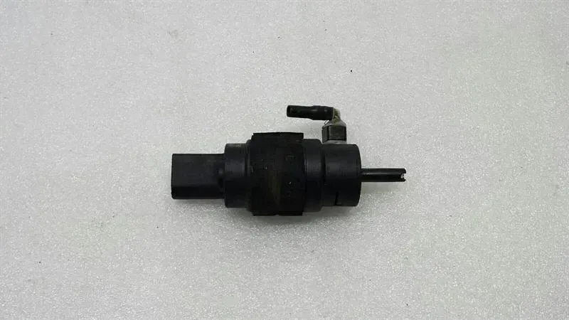 Audi A4 8K washer fluid pump 8K5955647 washer water pump