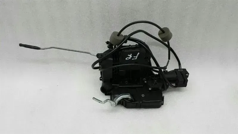 Mercedes CLS W219 door lock front right A2197201035 door lock keyless go