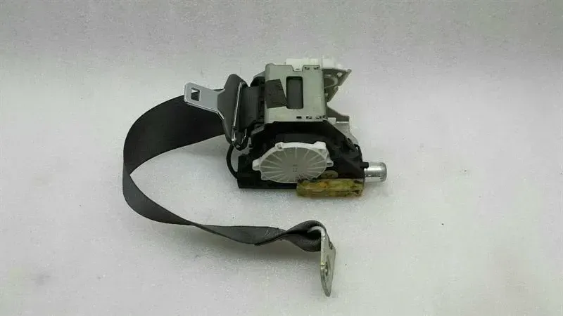 Mercedes CL W216 seat belt rear left A2168600985 rear seat belt