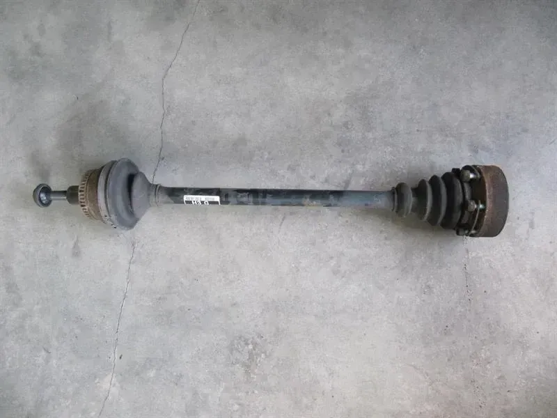 Audi S8 A8 4D D2 4.2 Rear Li or Re Drive Shaft 4D0501203G Rear Drive Shaft