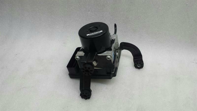 BMW 3 SERIES F30 HYDRAULIC BLOCK CONTROL UNIT 34516857323 ABS PUMP 6857324