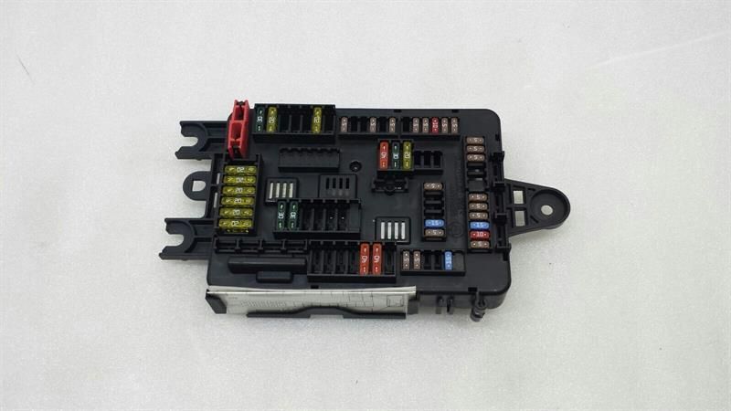 BMW 3 series F30 F31 Fuse box 926111102 Sicherungskast