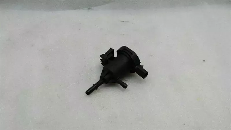Mercedes A Class W176 A45 AMG Purge Valve A0014760532 Regeneration Valve