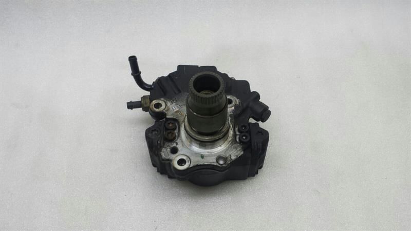 Mercedes E Class W212 High Pressure Fuel Pump A6510700101 Injection Pump OM651