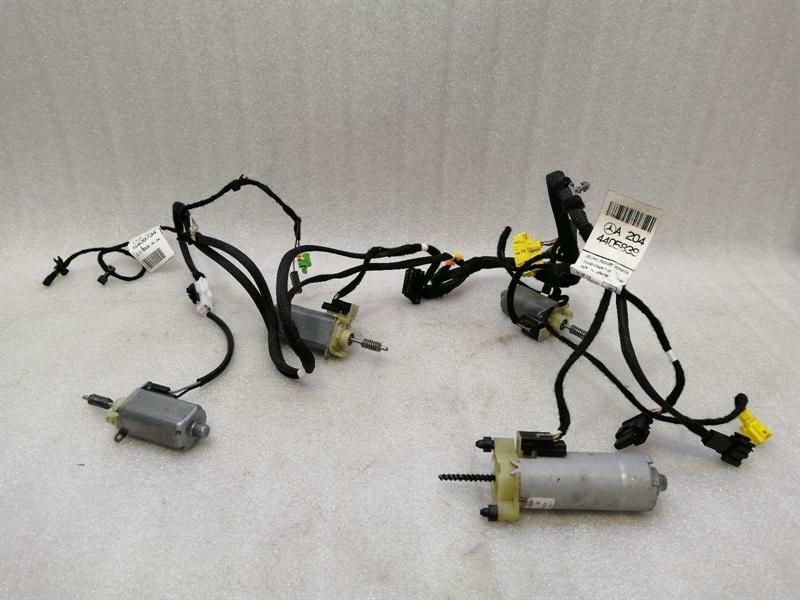 Mercedes GLK X204 FRH seat track engine A2049104436 right seat actuator