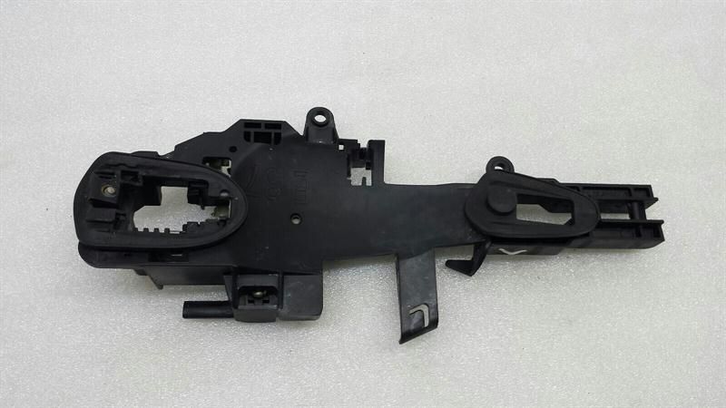 BMW 1 Series E81 Left Door Inner Handle Carrier 7200935 Right Hand Drive