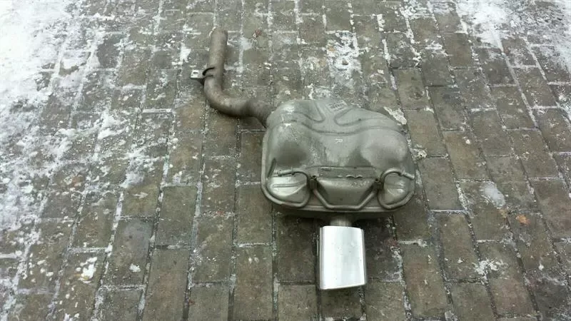 Mercedes GLK X204 Right Exhaust Silencer A2044907235 Exhaust Muffler